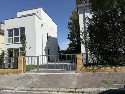 FREISTEHENDES EINFAMILIENHAUS, Neubau-Erstbezug