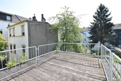 Große Terrasse! Gepflegtes Apartment mit EBK in spitzen Lage