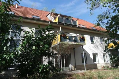 freundliche 3-Zimmer-Wohnung in Merseburg mit Lift und großem Balkon in ruhiger und schöner Lage