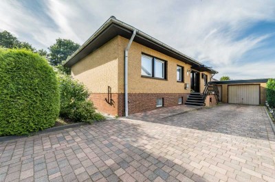 Geestland-Debstedt // Gepflegter, vollunterkellerter Bungalow sucht neuen Eigentümer