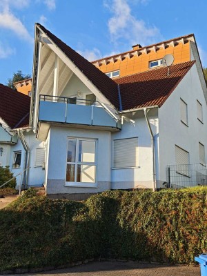 Stilvolle Doppelhaushälfte, 121 qm Wohnfläche, voll unterkellert