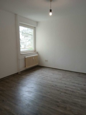 Gemütliche 3-Zimmer-Erdgeschosswohnung mit Balkon zu vermieten.