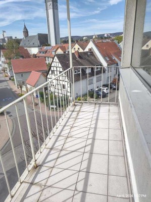 SUPER PRICE! SCHWALBACH aM TAUNUS CHARMANTE 2 ZIMMER 100% SANIERTE WOHNUNG IN BESTER & RUHIGER LAGE
