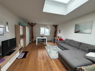 Untermiete - Geschmackvolle 2-Raum-DG-Wohnung in Hamburg Eimsbüttel