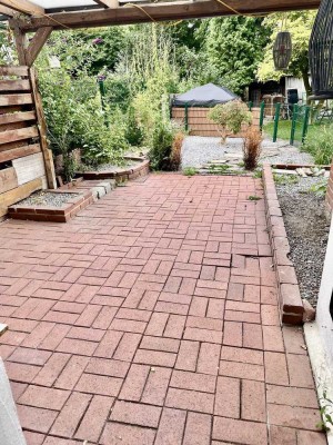 Provisionsfrei und Hausgefühl pur: separater Eingang, Terrasse, Privatgarten und klarer Grundriss