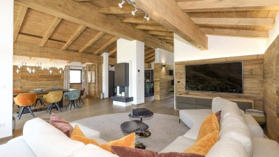 Exklusives Chalet mit Pool unmittelbar am Golfplatz