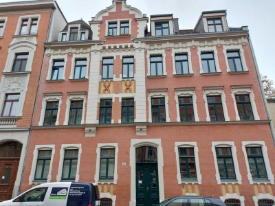 Gepflegte Wohnung mit drei Zimmern und Balkon in Leipzig