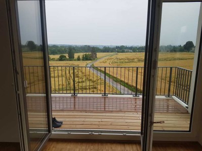 Helle, neue 3-Zi. Whg mit Balkon, Einbauküche, Niedereschbach