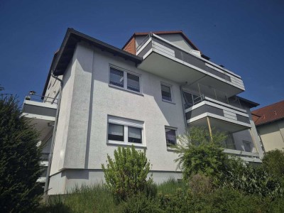 Helle Traum-Singlewohnung mit XXL-Balkon sucht neuen Mieter!