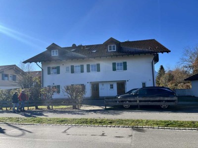 Top gepflegte, großzügige 3 Zi. DG- Whg. zwischen Schwangau und Waltenhofen