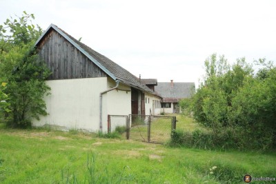 Nähe Jennersdorf: Südburgenländisches Bauernhaus mit Arkadengang