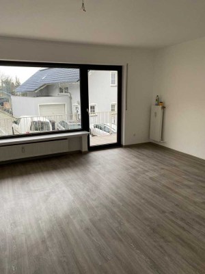 Großzügige  5-Zimmer-Wohnung mit Balkon in Urbar zu vermieten!