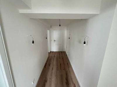 Komplett sanierte Souterrainwohnung 2 Zimmer 62qm