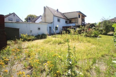 Wohnhaus mit 3 Mieteinheiten zentral in Königswinter-Thomasberg!