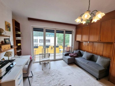 Helle und modernisierte Garconniere mit Loggia!