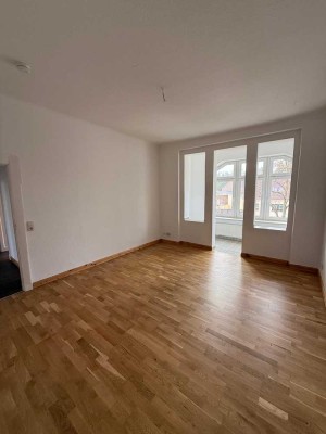 Modernisierte 4-Raum-Wohnung mit Balkon und Einbauküche in Wriezen