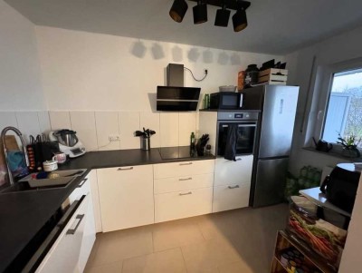 Neuwertige 2-Zimmer-Wohnung mit Balkon und Einbauküche in Duisburg