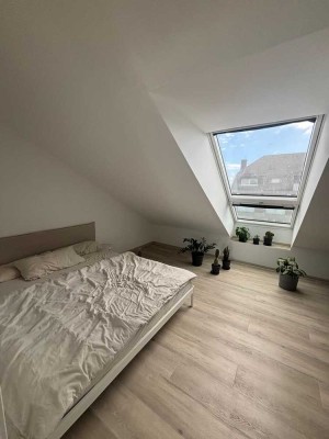 Gemütliche 2-Zimmer-Dachgeschosswohnung mit Fußbodenheizung und großem Balkon im Hammer Süden.