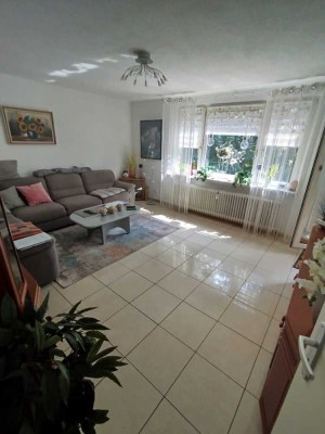 Helle 3-Zimmer-Wohnung in ruhiger Lage - Huchting - WG-geeignet