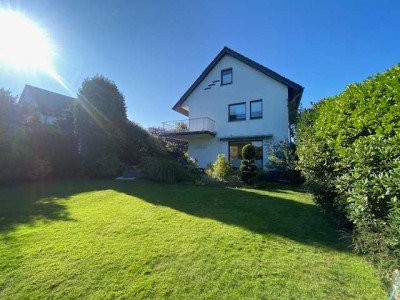 Smarter Wohnen! Modernes, freistehendes Einfamilienhaus in bester Lage von Ratingen-Lintorf!