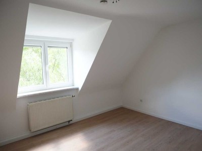 Helle, ruhige 2 Zimmer in stilvoller DG-Wohnung Nürnberg Zabo, WOHNGEMEINSCHAFT (2-3 Personen)