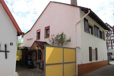 Einfamilienhaus m. Nebengebäude u. Garten in Albig/Rheinhessen