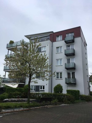 Hochwertige 4-Zimmer-Wohnung mit Teil-Seesicht, Balkon und Einbauküche in Friedrichshafen