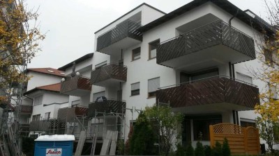 Sonnige und ruhige 2 Zi DG Wohnung mit Ausblick