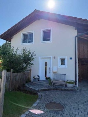 "ansprechendes freistehendes Eigenheim in Raubling"