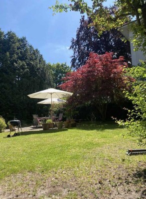 Repräsentative 4-Zimmer Wohnung mit eigenem Garten in schöner Altbauvilla