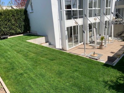 Melkerei: luxuriös renoviertes Haus mit Doppelgarage mit Terrasse und nicht einsehbarem Garten