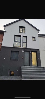 Vollständig renovierte 2,5-Zimmer-Wohnung mit Balkon und EBK in Böblingen