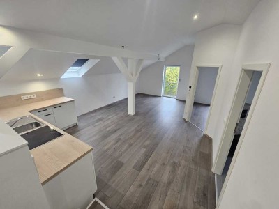 Charmante 2-Zimmer Dachgeschosswohnung mit großer Wohnküche – Ihr Investment in Barbing