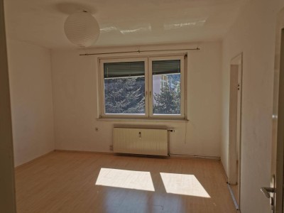 Graz/Geidorf, Ideale Singlewohnung mit Balkon und möblierter Küche