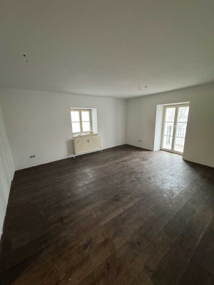 Gepflegte 2-Zimmer-Wohnung mit Balkon und Einbauküche in Passau