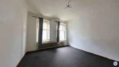 Sanierungsbedürftige Altbauwohnung beim Brunnenmarkt