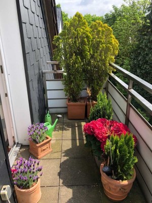 Freundliche 2-Zimmer-Dachgeschosswohnung mit Balkon in Bochum-Oberdahlhausen