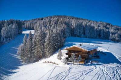 Exklusive Immobilienanzeige – Traumhaftes Anwesen in Alleinlage mit Ski-In/Ski-Out*