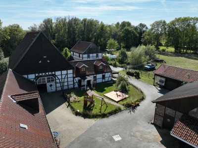 Seltene Chance - Historischer Hof mit Wohnhäusern, Nebengebäuden, Reithalle und Reitplatz in Bönen