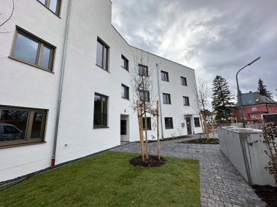 Neubauwohnung, Moderne 3,5-Zimmer mit Balkon und EBK in München Altperlach