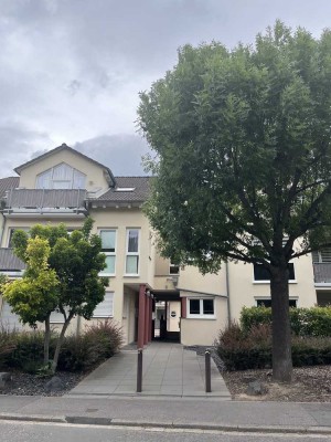 ***Gemütliche 2 Zimmer Wohnung mit eigener kleiner Terrasse ***