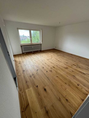 Stilvolle 2-Zimmer-Wohnung mit gehobener Innenausstattung mit EBK in Baindt