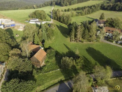 Sanierungsbedürftiges Einfamilienhaus, mit großzügigem Grundstück, zu verkaufen