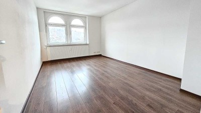 Schöne geräumige Dachgeschosswohnung in Stadtvilla, Gutschrift 500€