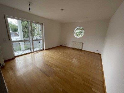 Renovierte 2 Zimmer Wohnung mit Balkon und Einbauküche in Wiesbaden Bahnhofsnähe