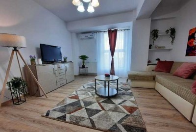 Schöne und vollständig renovierte 2-Zimmer-Wohnung mit EBK in Vohenstrauß