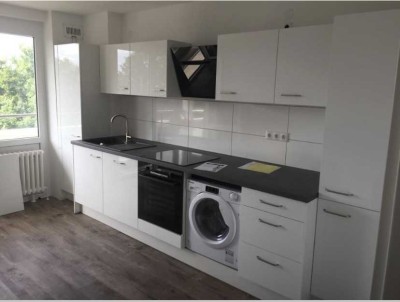 Helle, neu renovierte 4-Zimmer-Wohnung in ruhiger Lage mit Naturblick und Top-Anbindung!