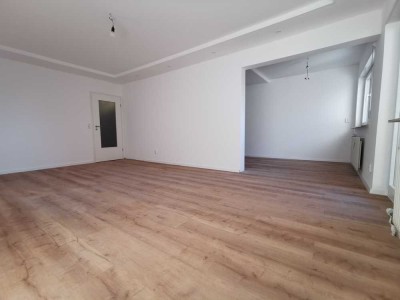 Vollständig renovierte 89qm / 3,5-Zimmer-Wohnung in Tamm-Hohenstange