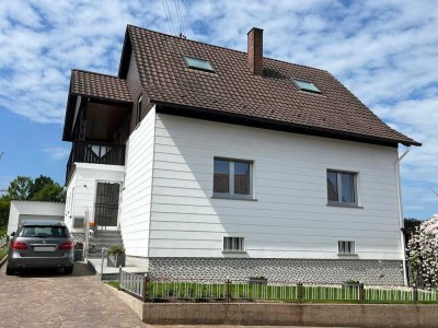 SCHMELZ : Sehr GEPFLEGTES 1 - 2 FH mit TRAUMGARTEN in bevorzugter RUHIGER Lage !