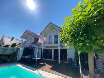 Großzügige Doppelhaus Hälfte mit Pool